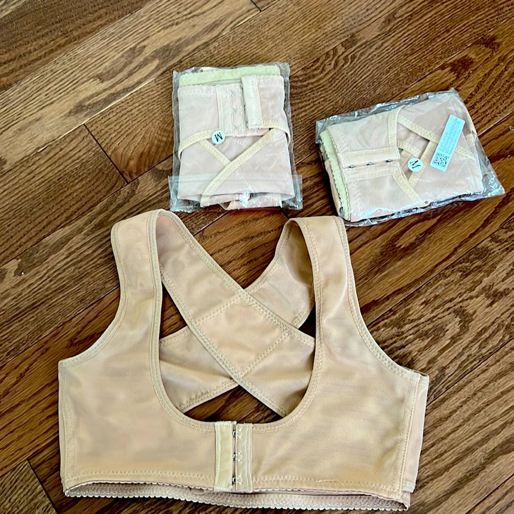 Posture  corrector M. (2 items) new. Adjustable.